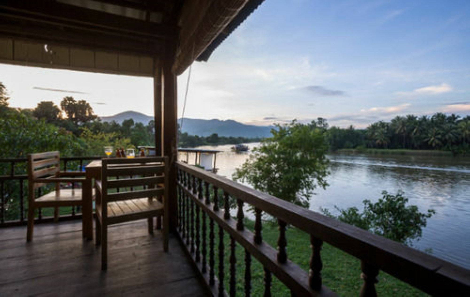Champa Lodge Kampot Eksteriør bilde